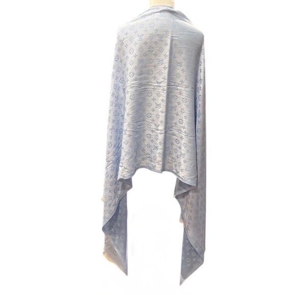 💙Louis Vuitton Blue Denim Monogram Shine Shawl💙 - Picture 9 of 9